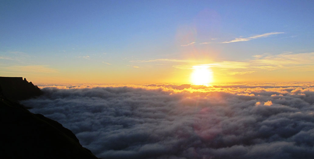 drakensberg-grand-traverse-sunrise