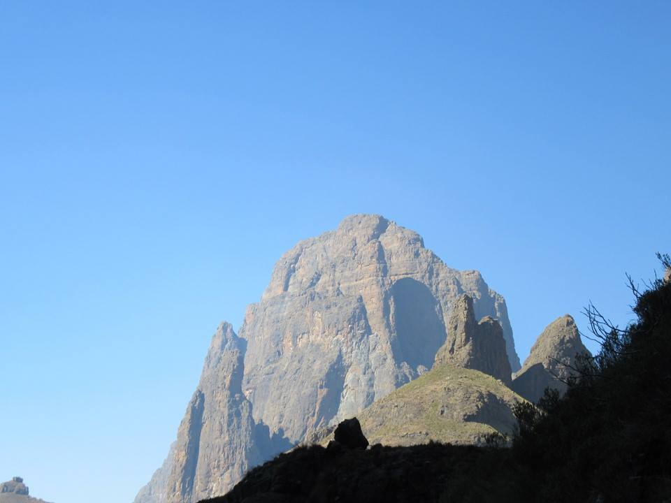 drakensberg-xeni-pass-cockade-peak