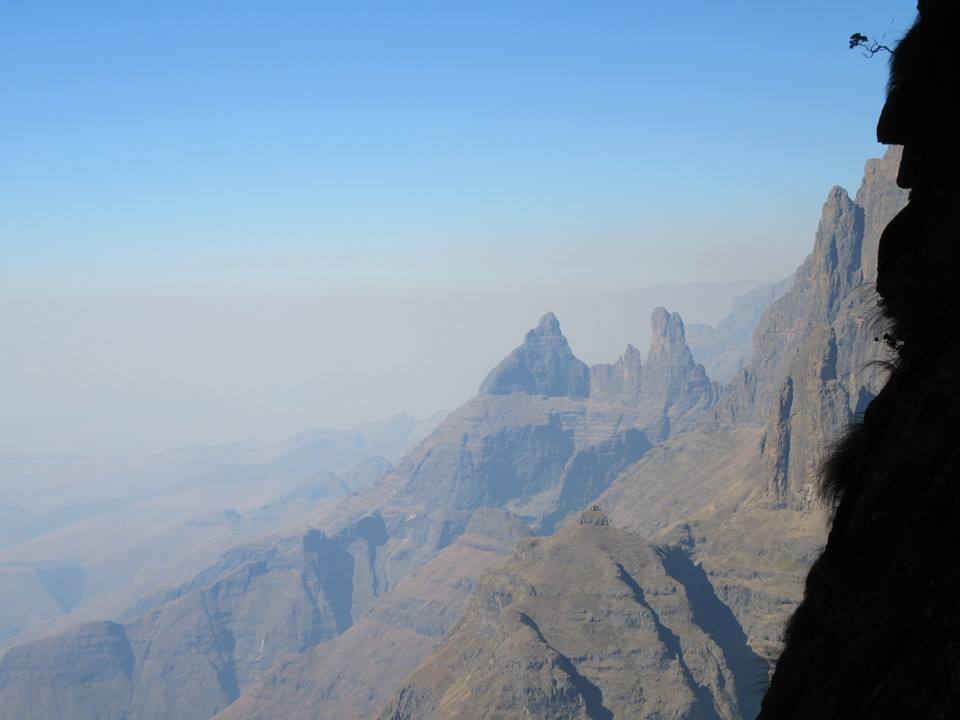 drakensberg-xeni-pass-pyramid-column-2