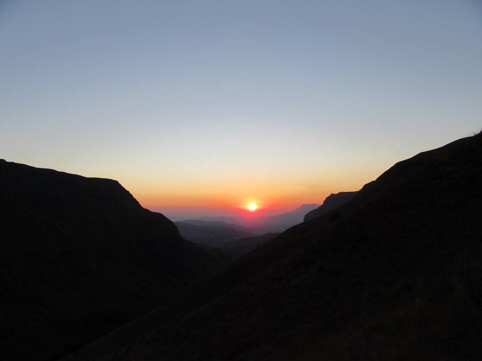 drakensberg-xeni-pass-sunrise