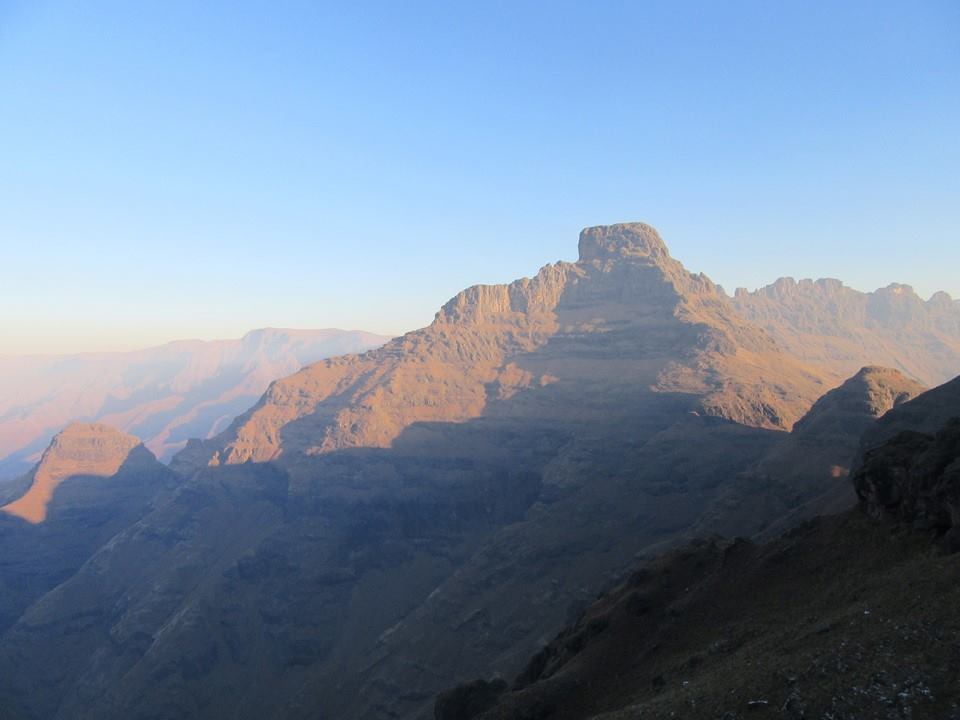 drakensberg-xeni-pass-sunset-buggers-hill