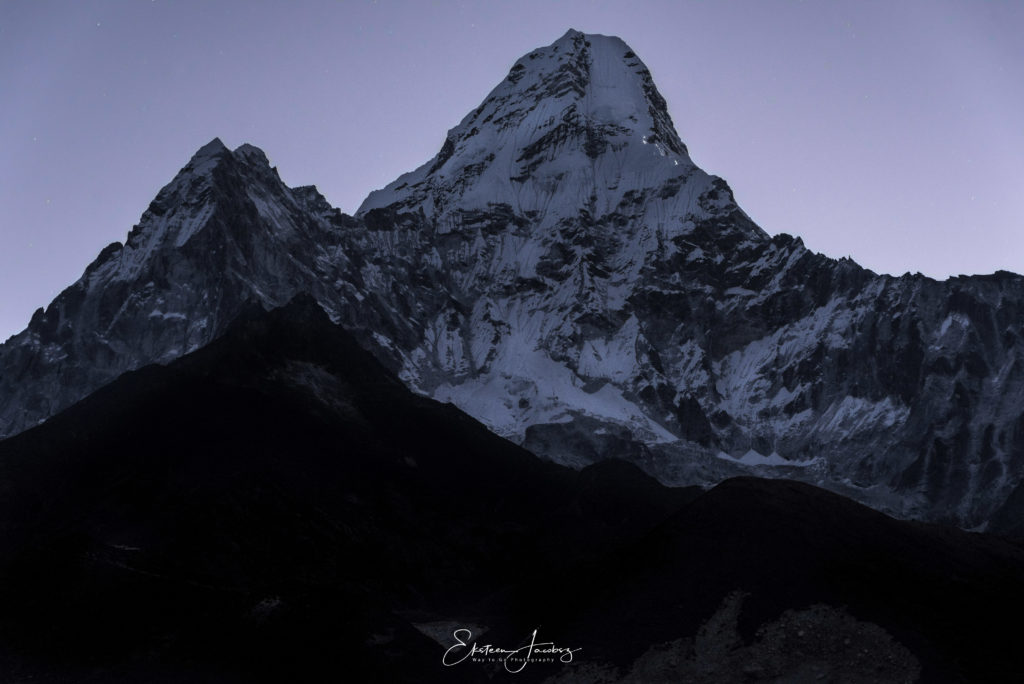 himalayas-ama-dablam-climbers