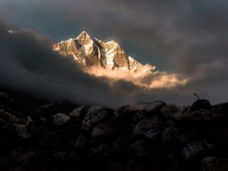 himalayas-lhotse-afternoon-sun